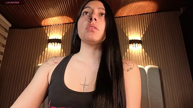 Melannyy V online show from 14, 4, 2026