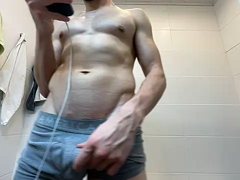 Snapshot of musclex777 chatting on 5, 4, 2026 musclex777 online show from 5, 4, 2026