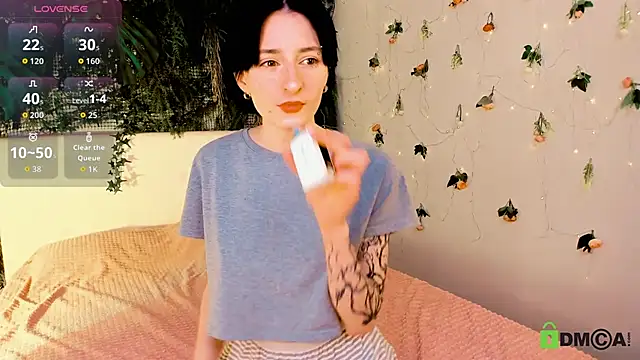 Snapshot of Kira__Cutie chatting on 28, 5, 2026 Kira Cutie online show from 28, 5, 2026
