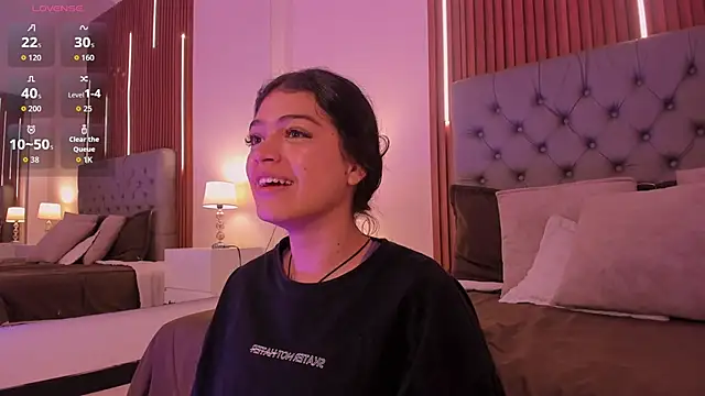LiaSalvatore online show from 15, 4, 2026