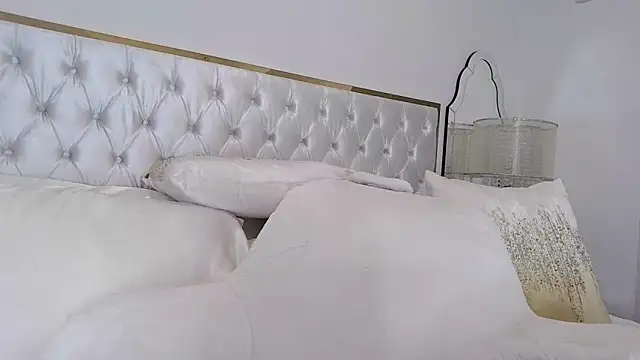 alexandragabrielle online show from 19, 4, 2026