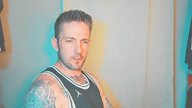 Snapshot of SkylarrGrey chatting on 14, 5, 2026 SkylarrGrey online show from 14, 5, 2026