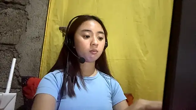 Snapshot of LenoraLacassagne chatting on 21, 3, 2026 LenoraLacassagne online show from 21, 3, 2026