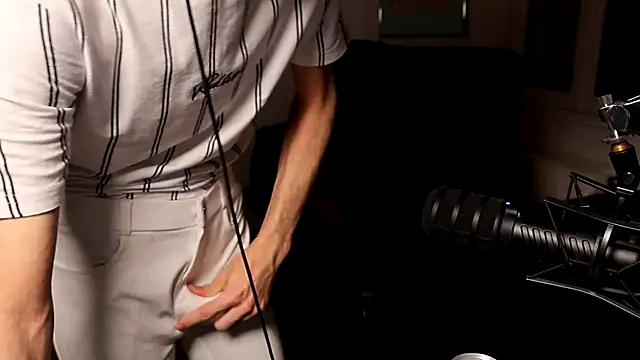 leggingshot1 online show from 12, 5, 2026
