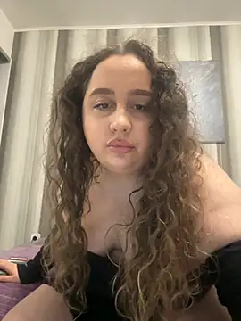 Snapshot of CurlyMaddie chatting on 24, 3, 2026 CurlyMaddie online show from 24, 3, 2026