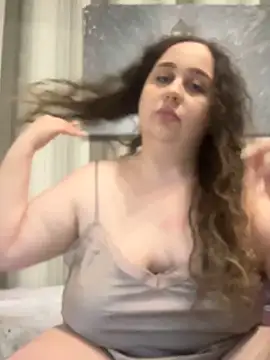 Snapshot of CurlyMaddie chatting on 3, 6, 2026 CurlyMaddie online show from 3, 6, 2026