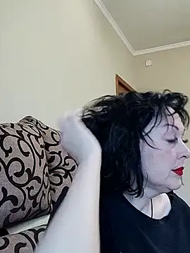 HelgaDennis online show from 11, 5, 2026