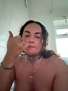 PrettyLittleCee online show from 30, 3, 2026