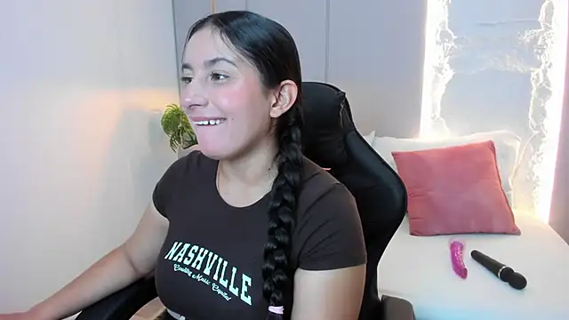 kira relish online show from 16, 6, 2026