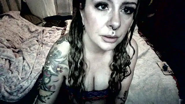 Snapshot of adirajade chatting on 24, 3, 2026 adirajade online show from 24, 3, 2026