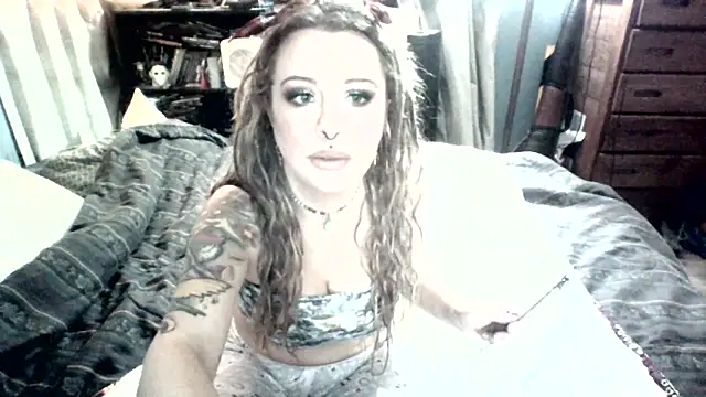 Snapshot of adirajade chatting on 25, 3, 2026 adirajade online show from 25, 3, 2026