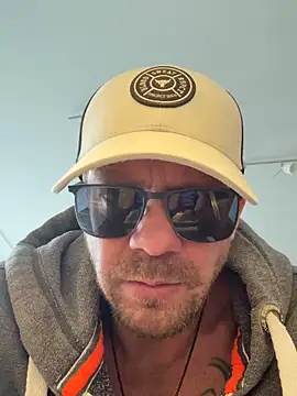 Snapshot of stefhart chatting on 2, 4, 2026 stefhart online show from 2, 4, 2026