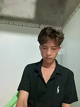 Nguyencuong1999 online show from 17, 5, 2026