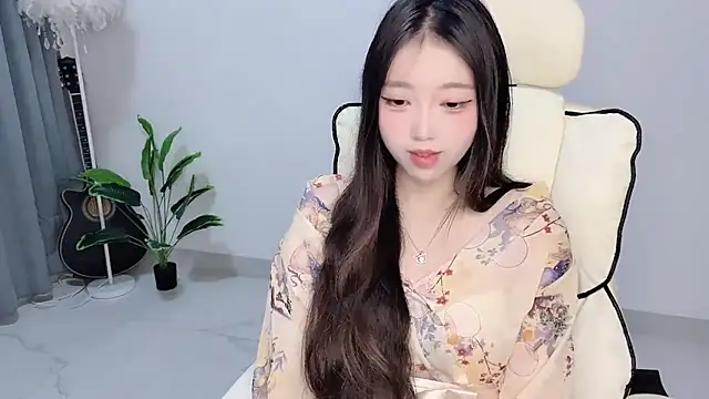 Yukiy8877 online show from 4, 4, 2026