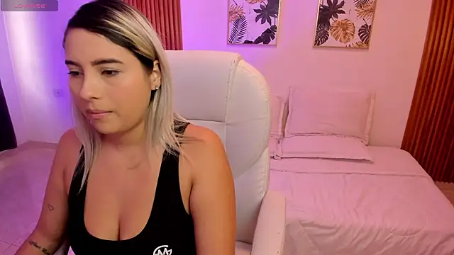 Snapshot of shadixa_Luxxx chatting on 13, 4, 2026 shadixa Luxxx online show from 13, 4, 2026