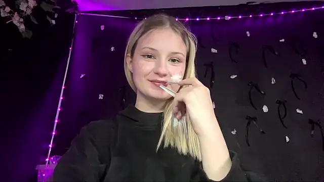 Snapshot of LiziSweet chatting on 21, 3, 2026 LiziSweet online show from 21, 3, 2026