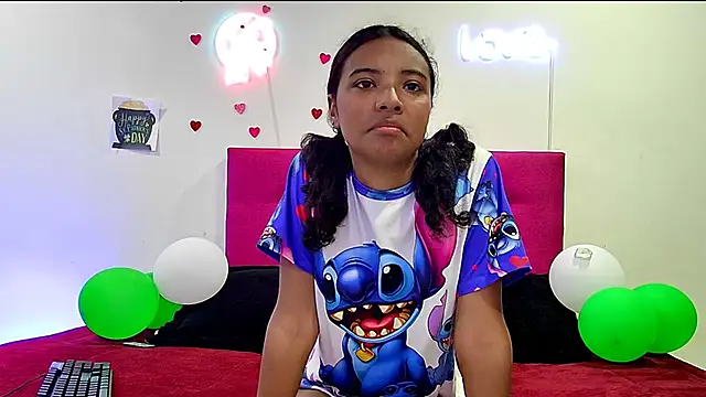 Snapshot of Ellie_Cute7 chatting on 24, 4, 2026 Ellie Cute7 online show from 24, 4, 2026