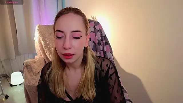 ShadowSparkle online show from 10, 4, 2026