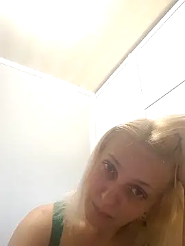 MiaLove183 online show from 10, 6, 2026