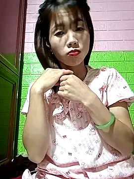 AmyLinee01 online show from 25, 4, 2026