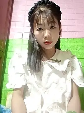 AmyLinee01 online show from 19, 5, 2026