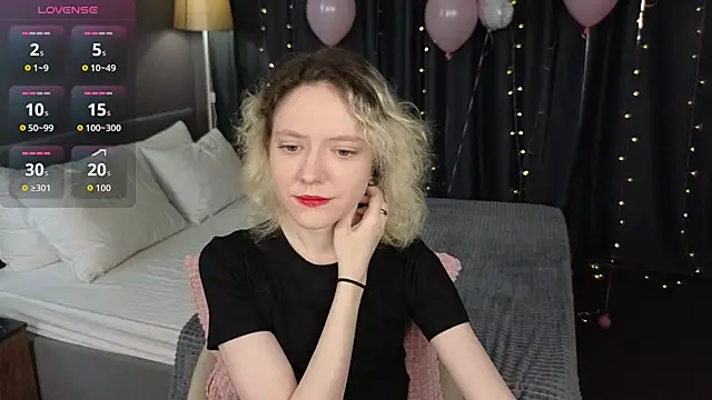 Snapshot of HottoKori chatting on 2, 4, 2026 HottoKori online show from 2, 4, 2026