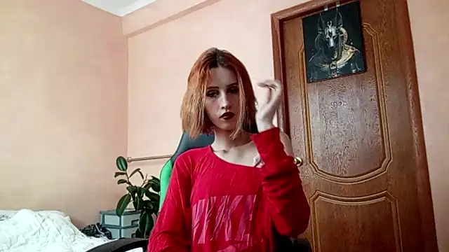 Snapshot of SirenFrost chatting on 9, 6, 2026 SirenFrost online show from 9, 6, 2026