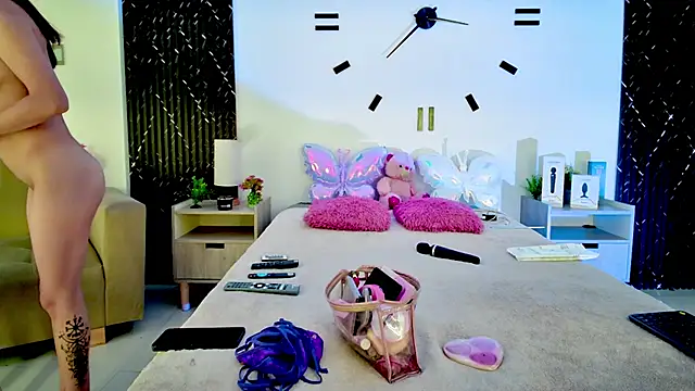 Snapshot of aurora_petitee chatting on 18, 6, 2026 aurora petitee online show from 18, 6, 2026