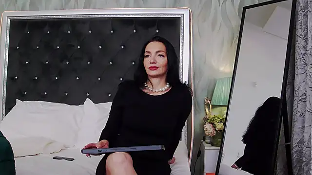 Snapshot of GraceMontclaire chatting on 22, 5, 2026 GraceMontclaire online show from 22, 5, 2026