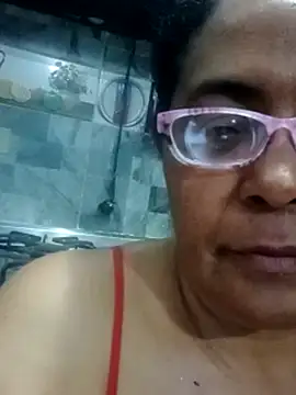 sexymomsn online show from 3, 6, 2026
