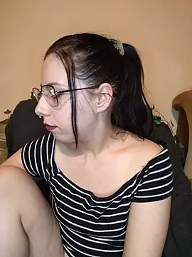 Snapshot of Rue_the_witch6 chatting on 1, 7, 2026 Rue the witch6 online show from 1, 7, 2026