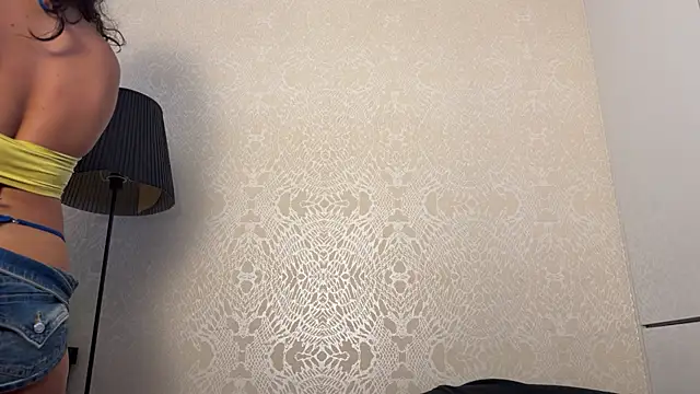 Snapshot of rossilaari chatting on 2, 7, 2026 rossilaari online show from 2, 7, 2026
