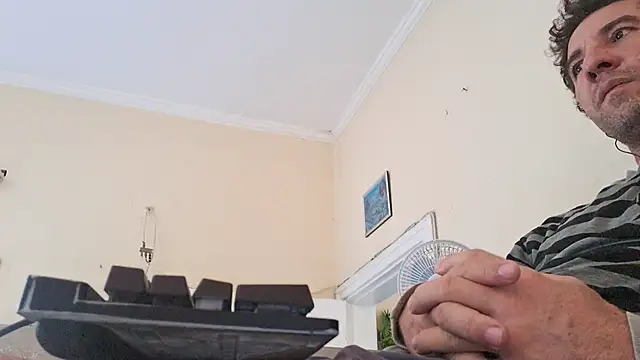 Sueliton2 online show from 12, 4, 2026