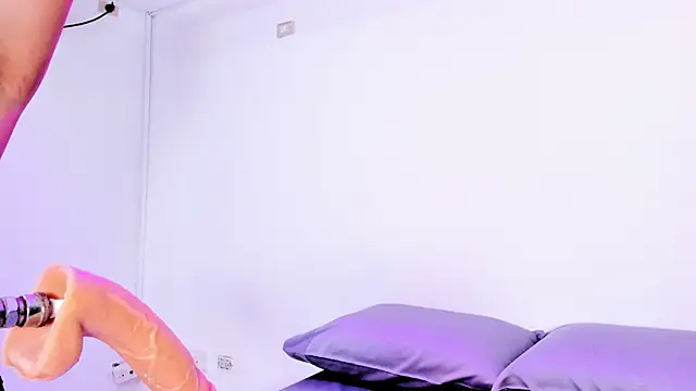 veronica bigass online show from 17, 7, 2026