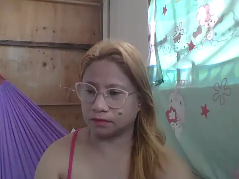 Snapshot of PinayChristine chatting on 10, 4, 2026 PinayChristine online show from 10, 4, 2026