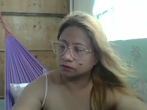 Snapshot of PinayChristine chatting on 17, 5, 2026 PinayChristine online show from 17, 5, 2026