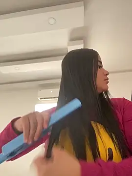 Valerials online show from 15, 4, 2026