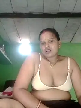 Snapshot of Shivani09900 chatting on 16, 6, 2026 Shivani09900 online show from 16, 6, 2026