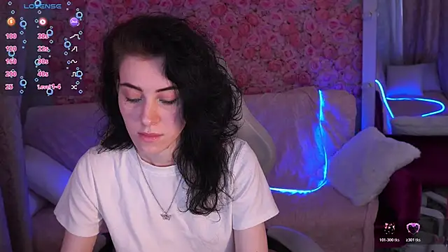 Snapshot of CurleyBlueEyes chatting on 1, 4, 2026 CurleyBlueEyes online show from 1, 4, 2026