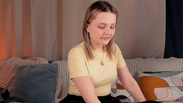LorriMonz online show from 20, 4, 2026