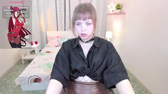 Snapshot of LeonaHicks chatting on 2, 4, 2026 LeonaHicks online show from 2, 4, 2026