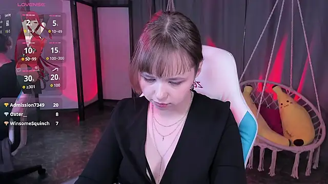 Snapshot of LeonaHicks chatting on 11, 4, 2026 LeonaHicks online show from 11, 4, 2026