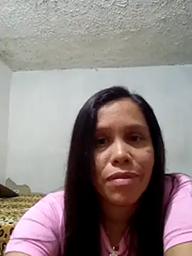 Snapshot of alexandra-queen chatting on 29, 5, 2026 alexandra-queen online show from 29, 5, 2026
