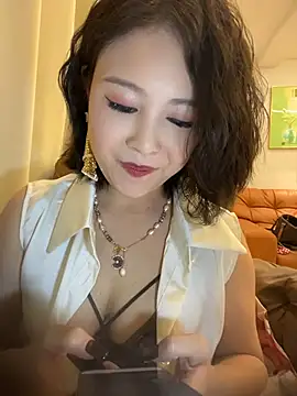 Snapshot of Lola666999 chatting on 18, 5, 2026 Lola666999 online show from 18, 5, 2026