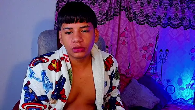 Aless bigg online show from 6, 4, 2026