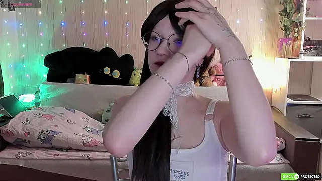 JulietFisher online show from 13, 5, 2026