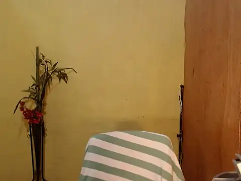 Snapshot of HottestLadyYuna chatting on 24, 4, 2026 HottestLadyYuna online show from 24, 4, 2026