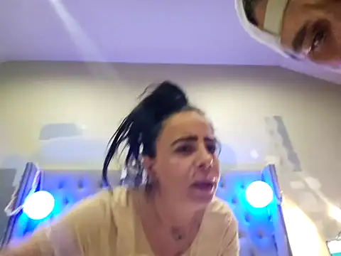 JuicyJulia08 online show from 18, 4, 2026