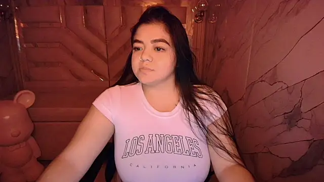 Snapshot of luna__r_ chatting on 25, 4, 2026 luna r online show from 25, 4, 2026
