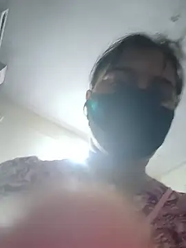 HeartlessGirl online show from 11, 5, 2026